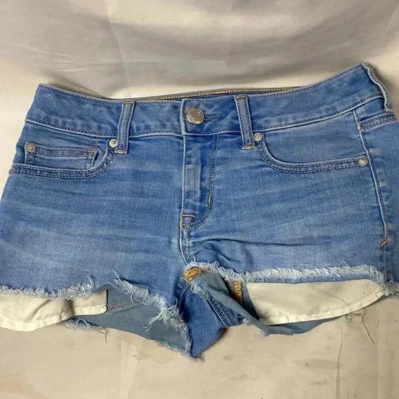 SET- 3 PAIRS OF JEAN SHORT 2-SIZE 28 1- SIZE 25 KYLIE & KENDALL, AM EAGLE - Picture 3 of 12